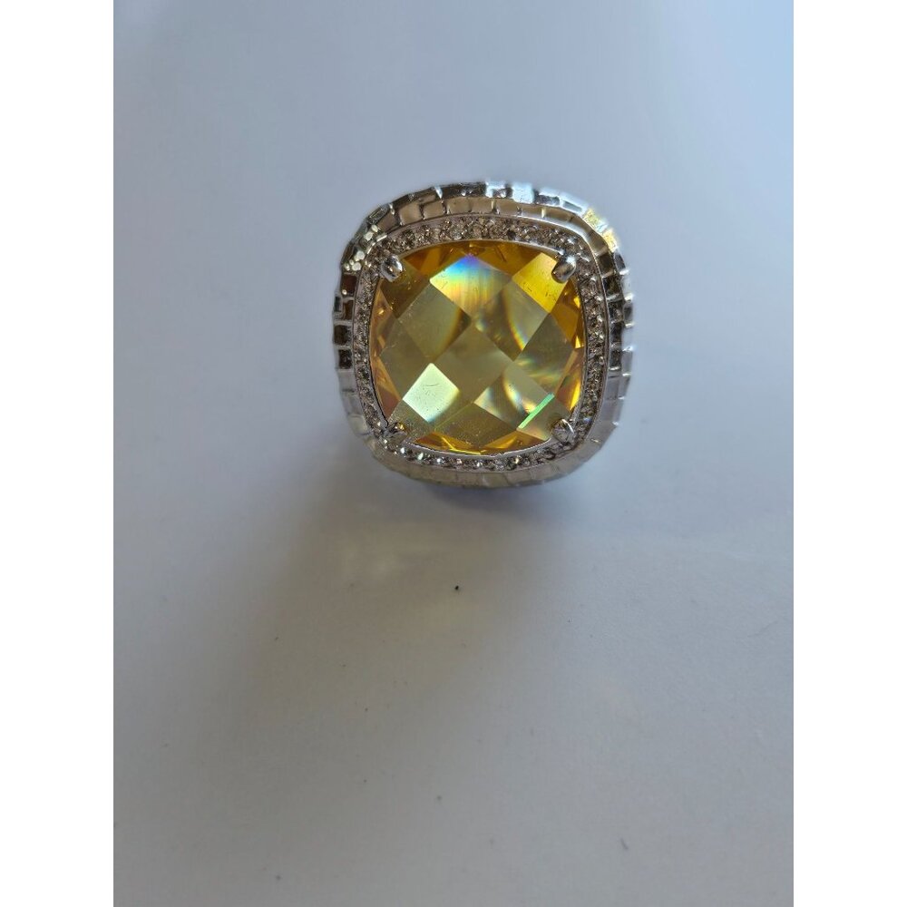 Silver tone large yellow rhinestone ring Size 8 - Picture 9 of 10